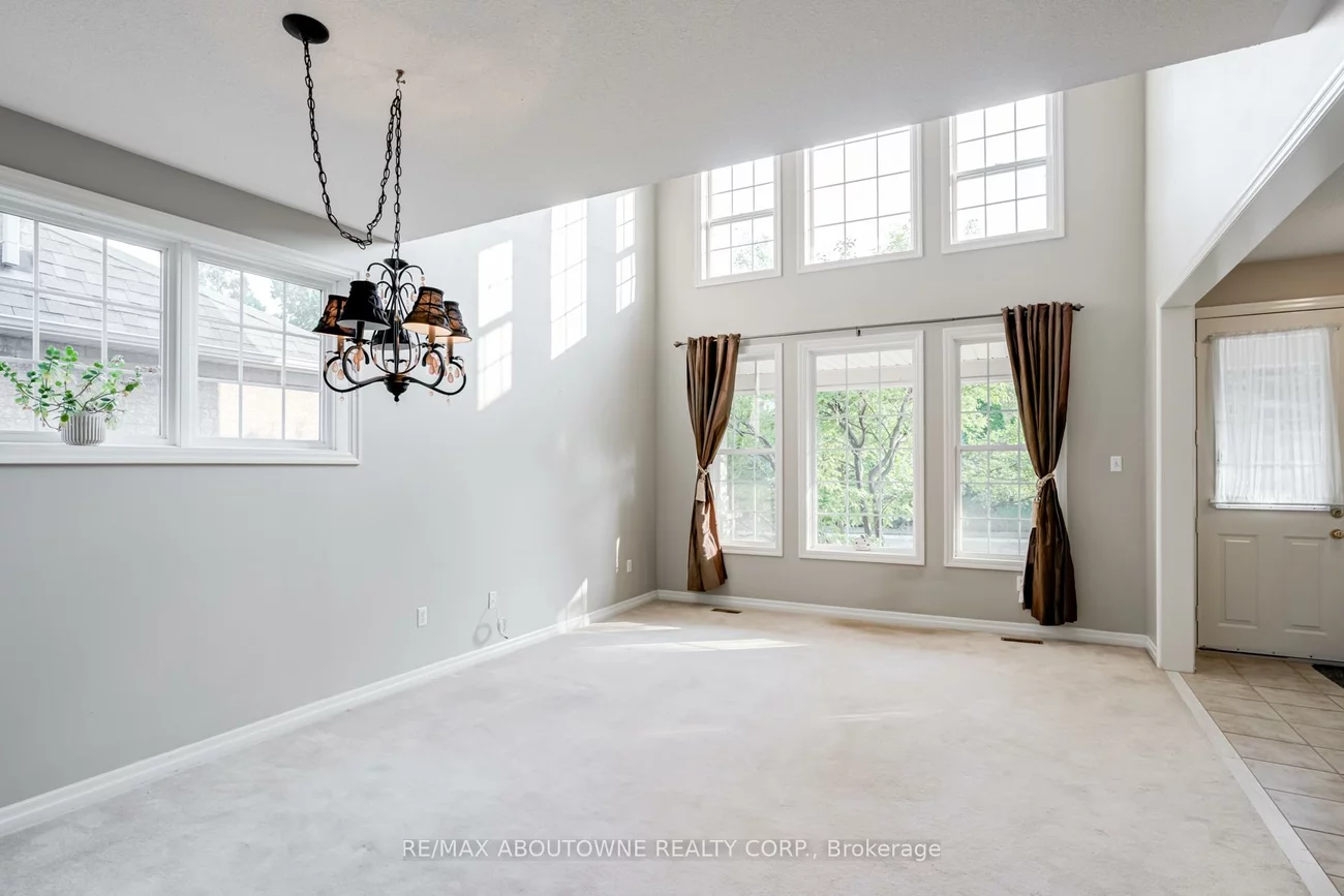 2245, RIVERDALE, 1022 - WT West Oak Trails, Oakville