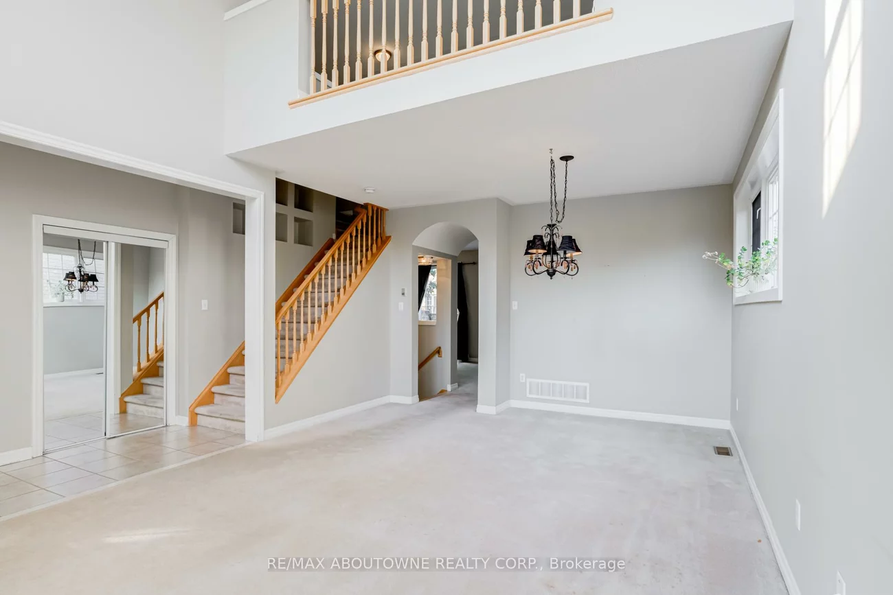 2245, RIVERDALE, 1022 - WT West Oak Trails, Oakville