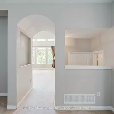 2245, RIVERDALE, 1022 - WT West Oak Trails, Oakville