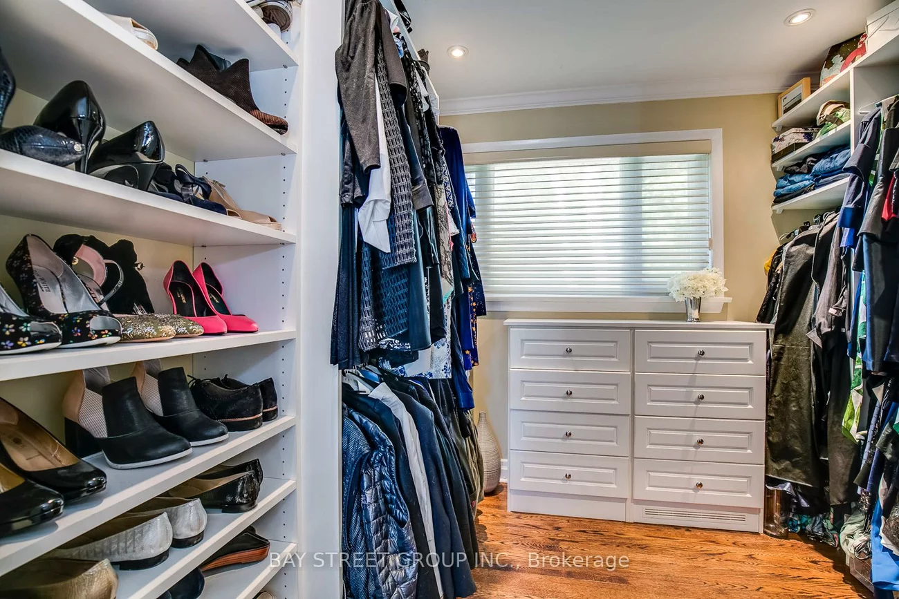 256, Eastcourt, 1006 - FD Ford, Oakville