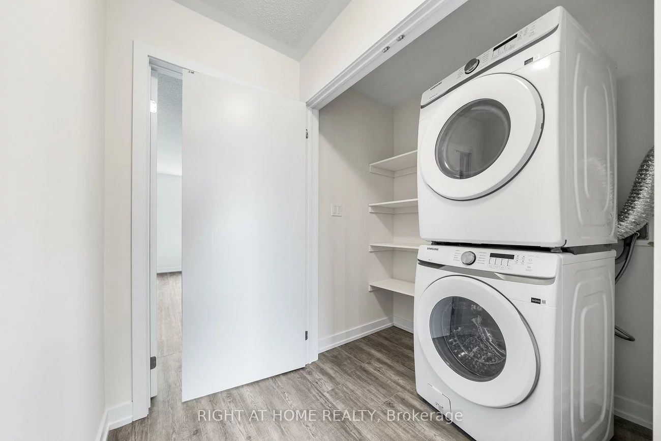 1355, Shevchenko, 1012 - NW Northwest, Oakville