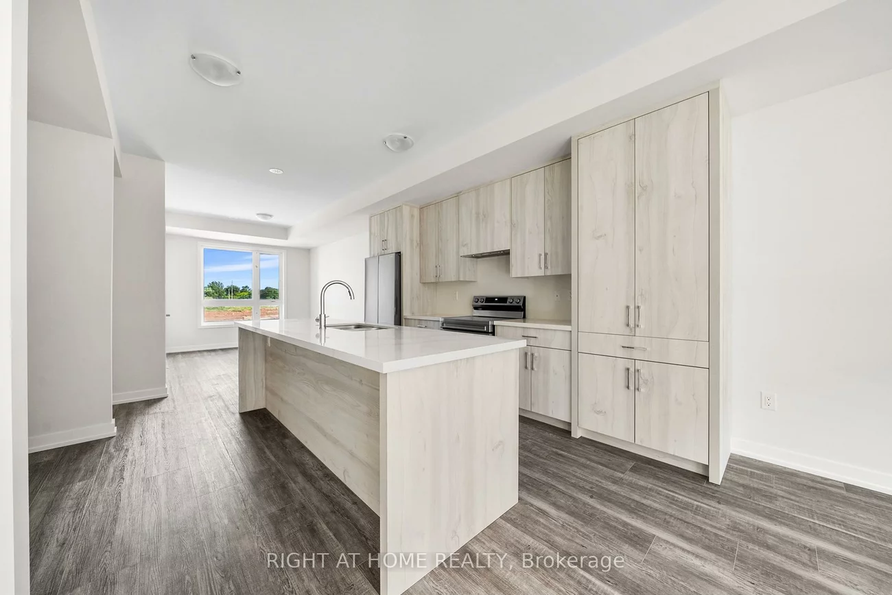 1355, Shevchenko, 1012 - NW Northwest, Oakville
