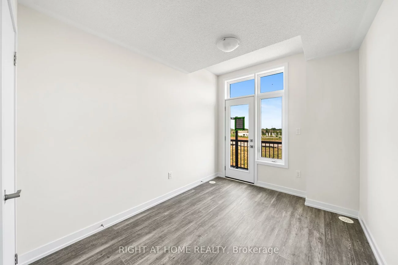 1355, Shevchenko, 1012 - NW Northwest, Oakville