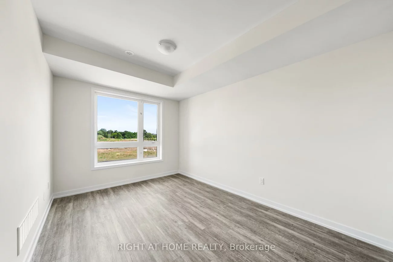 1355, Shevchenko, 1012 - NW Northwest, Oakville