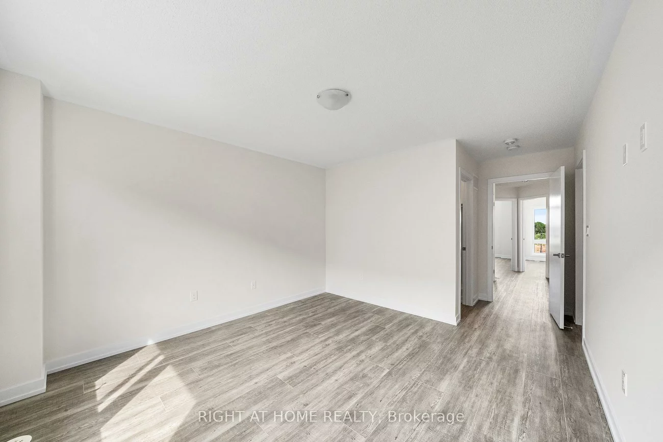 1355, Shevchenko, 1012 - NW Northwest, Oakville