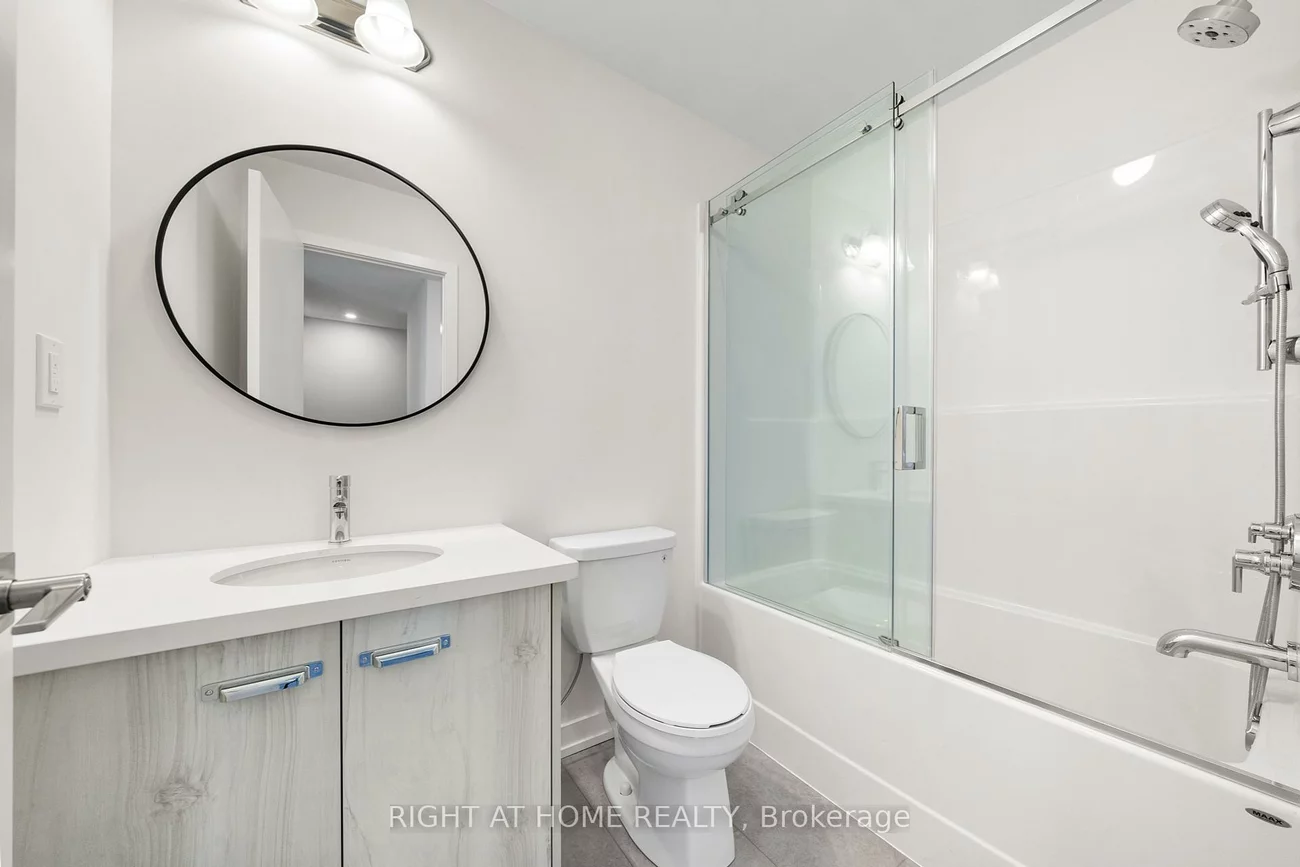 1355, Shevchenko, 1012 - NW Northwest, Oakville