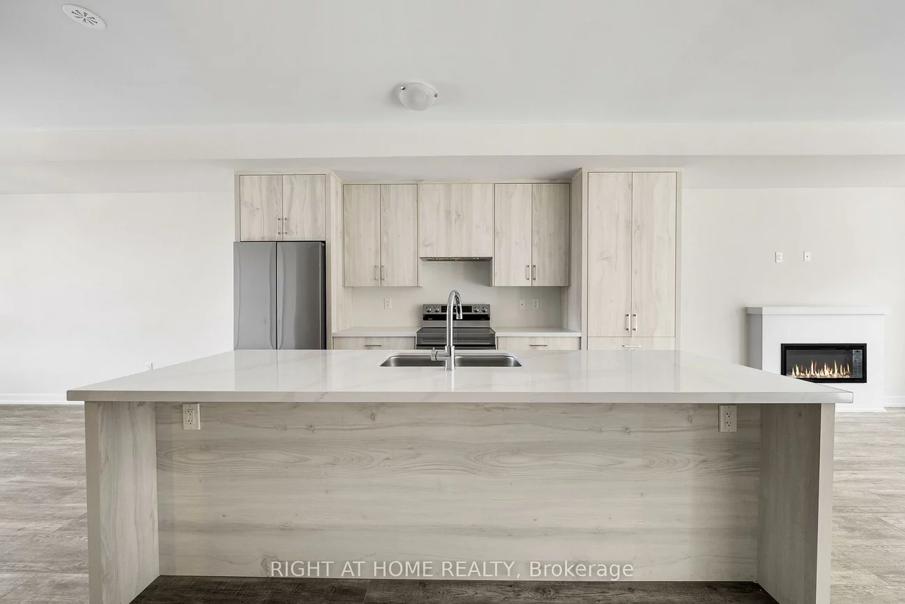 1355, Shevchenko, 1012 - NW Northwest, Oakville