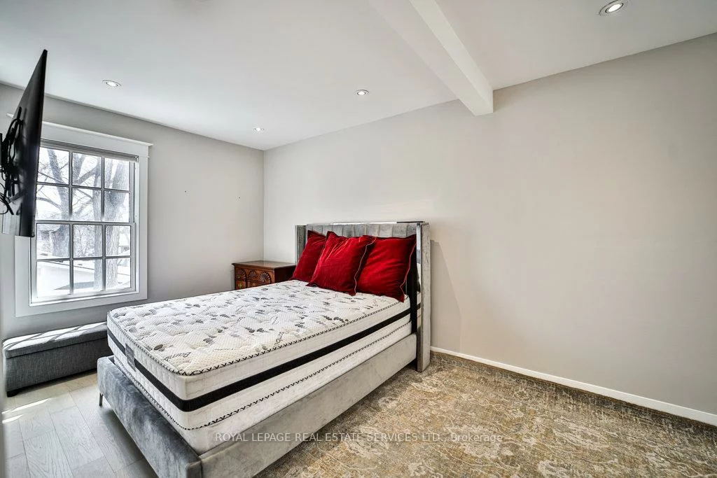 128, Chisholm, 1002 - CO Central, Oakville