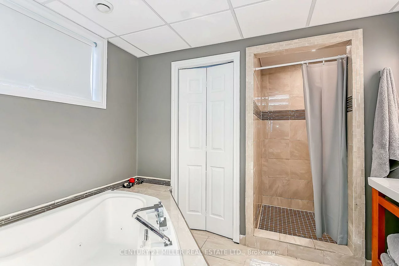 231, Jennings, 1001 - BR Bronte, Oakville