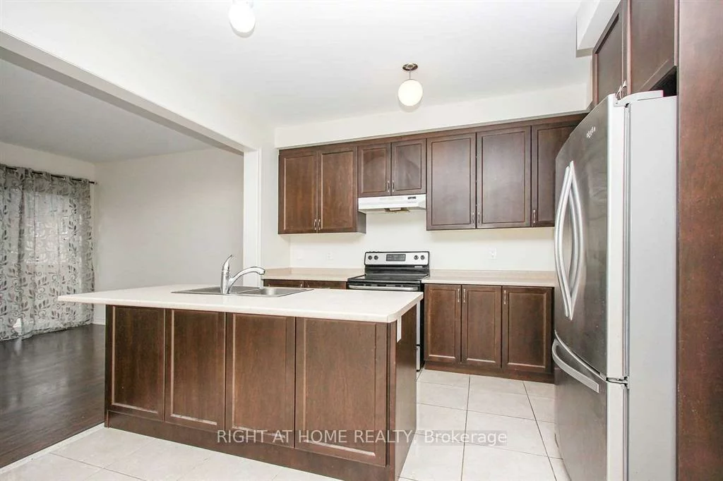 3471, Fourth, 1016 - SH Sixteen Hollow, Oakville
