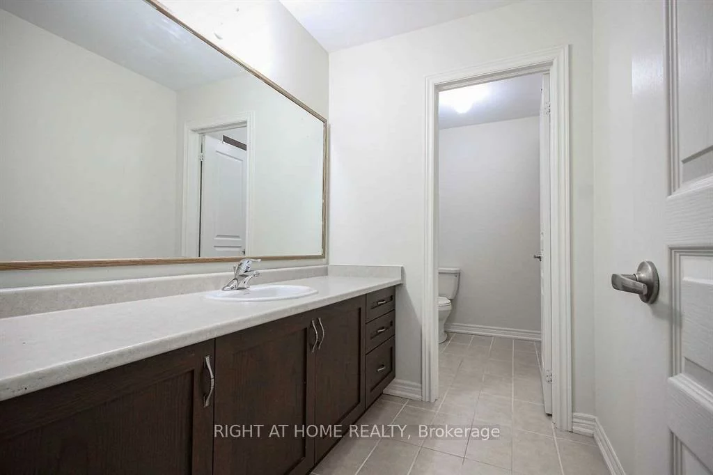 3471, Fourth, 1016 - SH Sixteen Hollow, Oakville