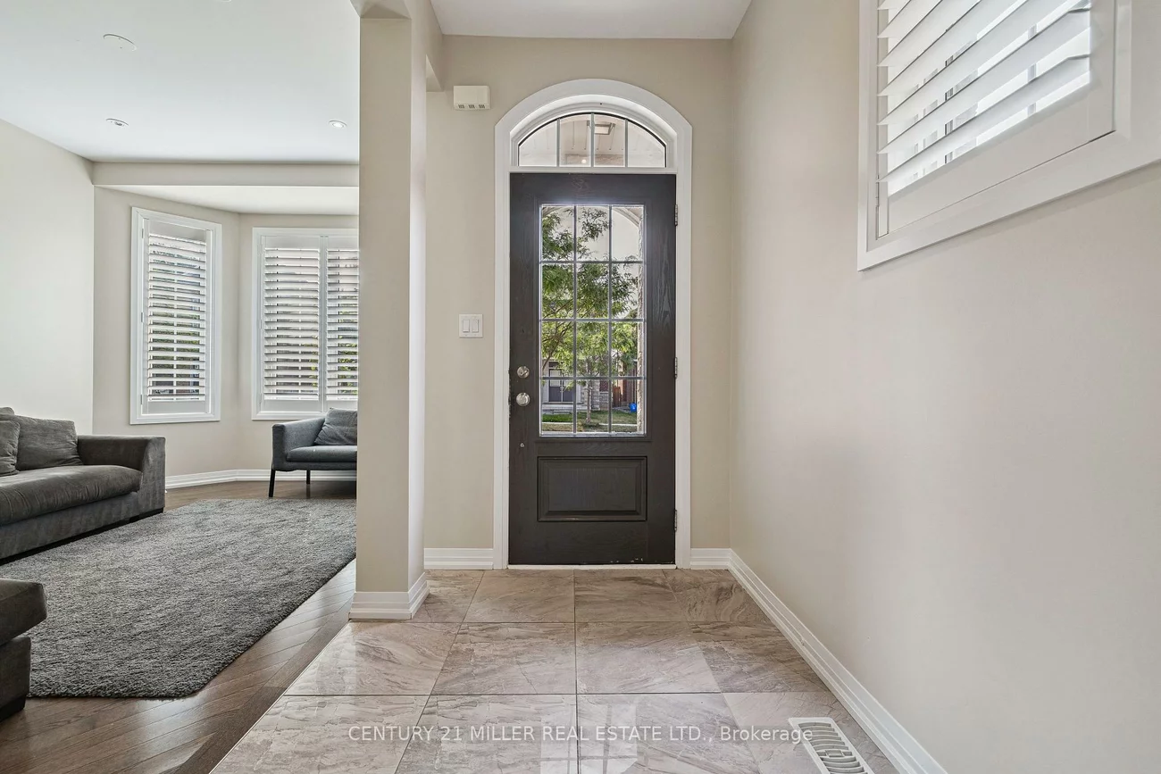 375, Begonia, 1008 - GO Glenorchy, Oakville