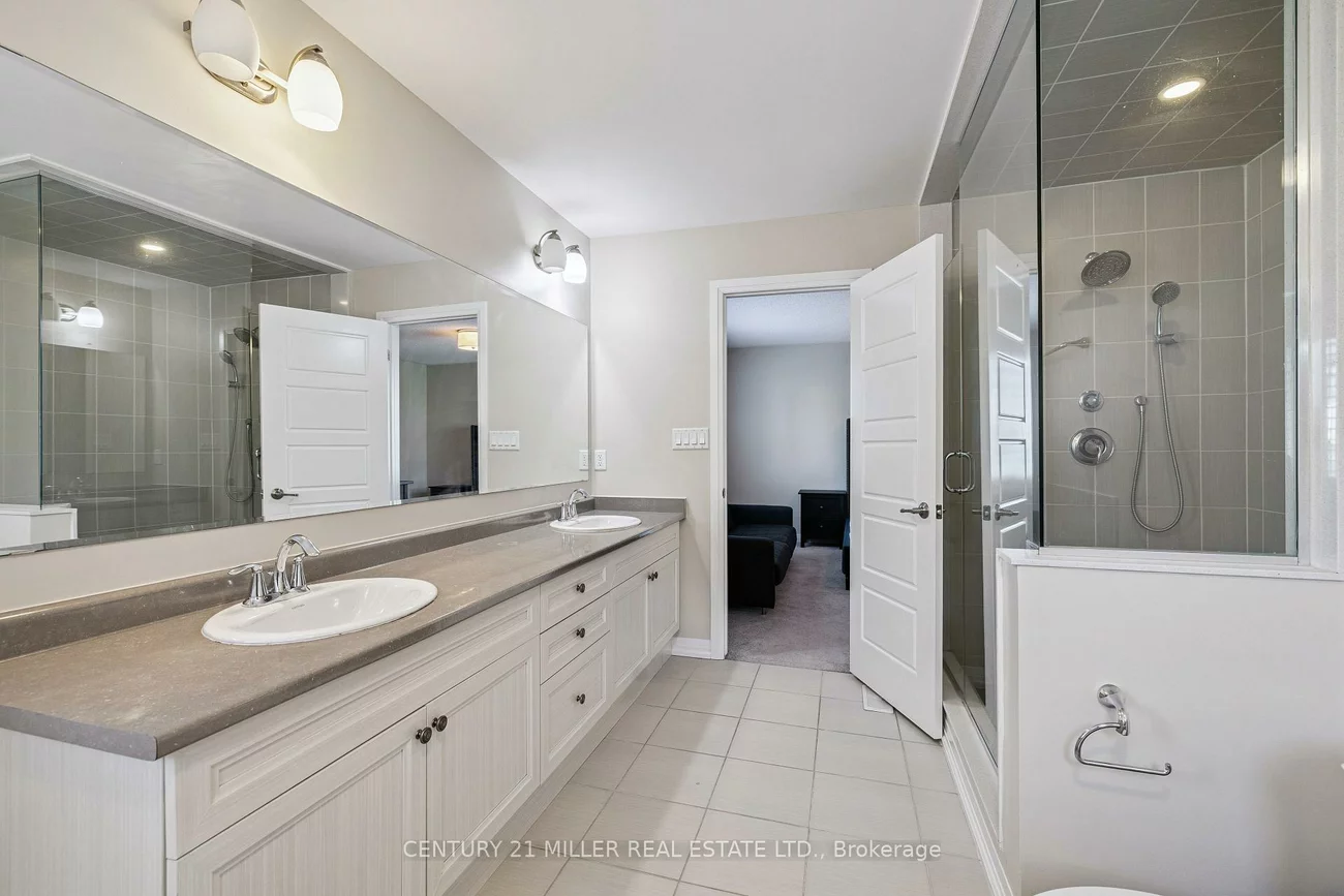 375, Begonia, 1008 - GO Glenorchy, Oakville