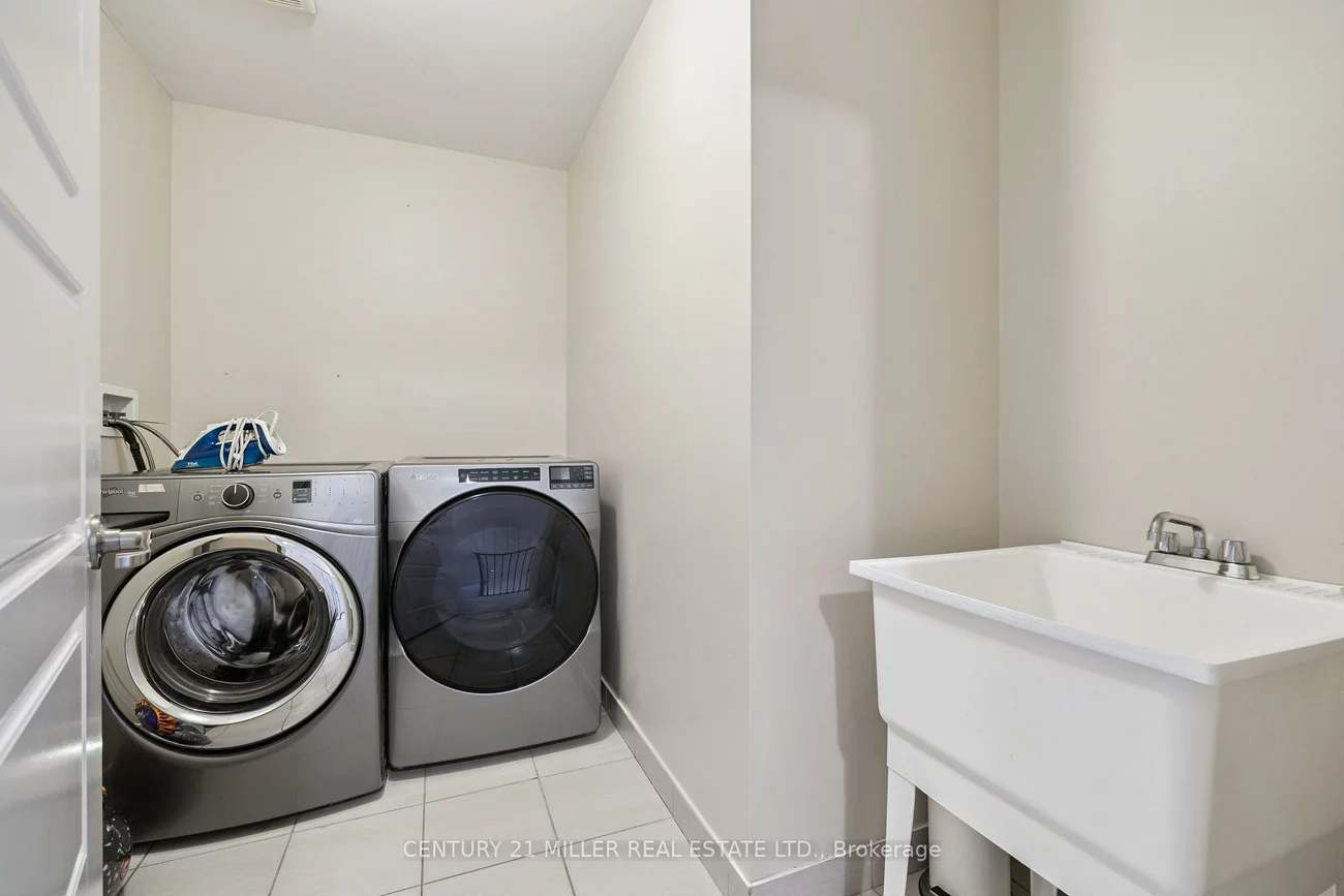 375, Begonia, 1008 - GO Glenorchy, Oakville
