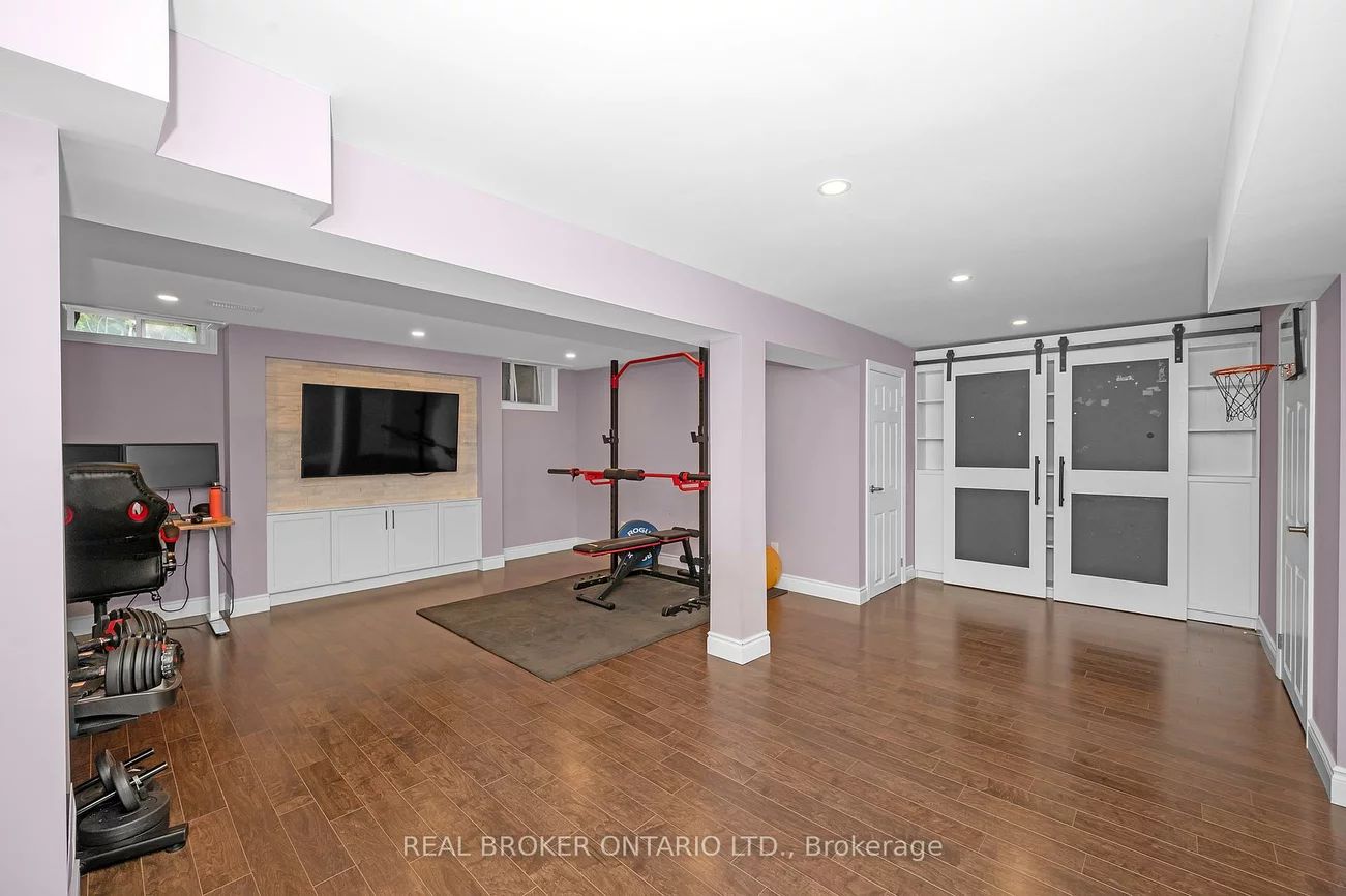 2295, Rochester, 1000 - BC Bronte Creek, Oakville