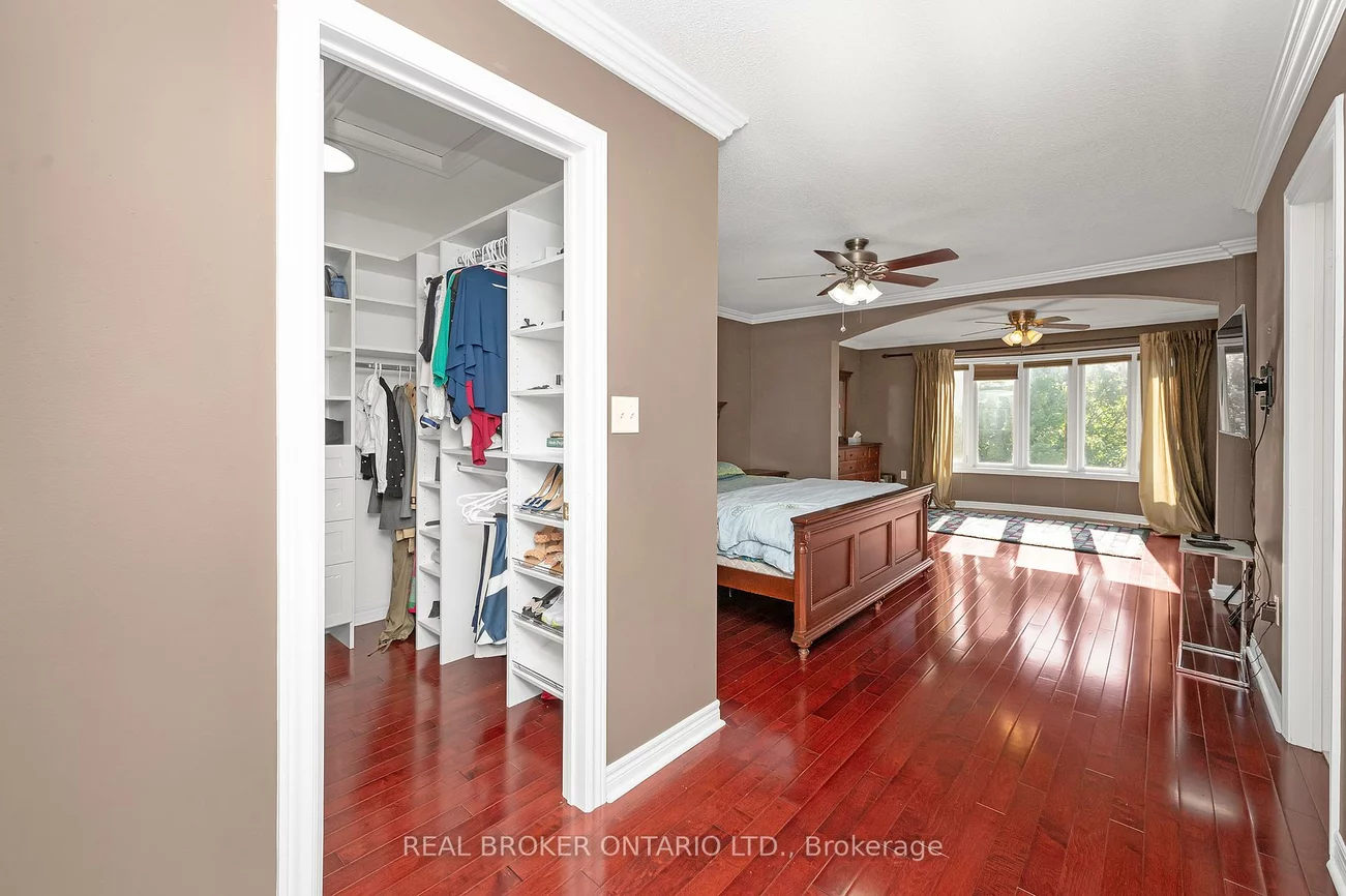 2295, Rochester, 1000 - BC Bronte Creek, Oakville