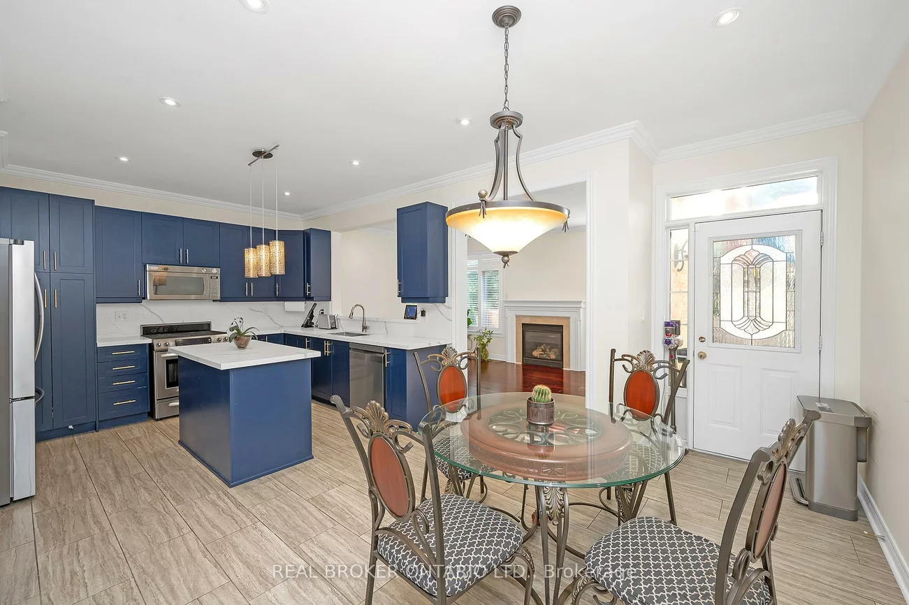 2295, Rochester, 1000 - BC Bronte Creek, Oakville