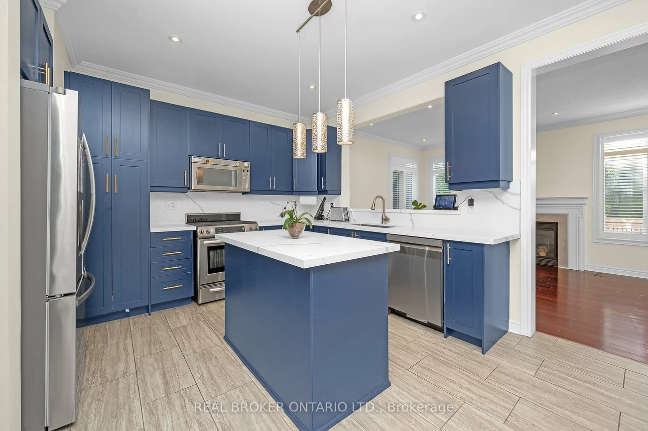 2295, Rochester, 1000 - BC Bronte Creek, Oakville