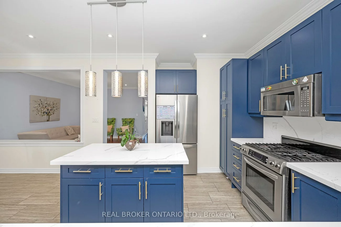 2295, Rochester, 1000 - BC Bronte Creek, Oakville