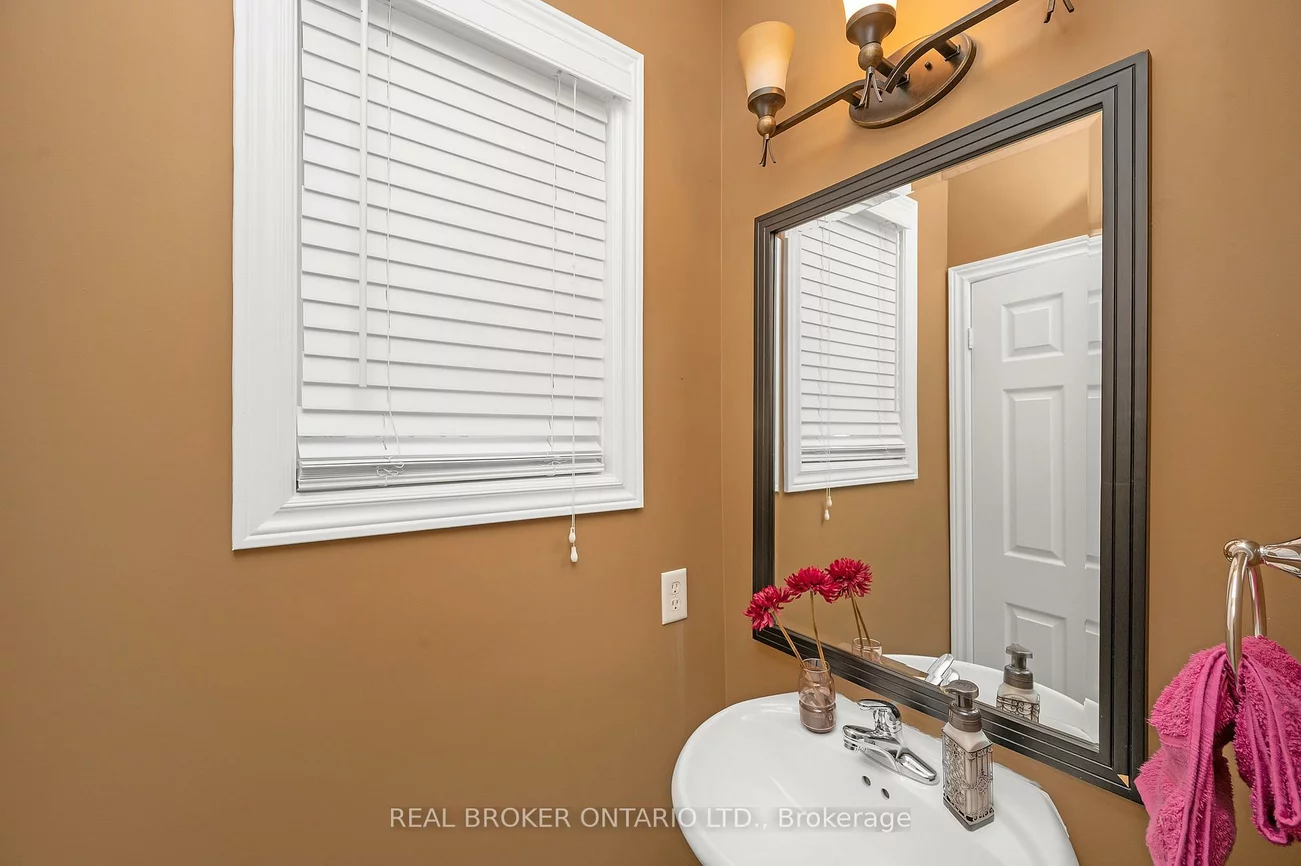 2295, Rochester, 1000 - BC Bronte Creek, Oakville