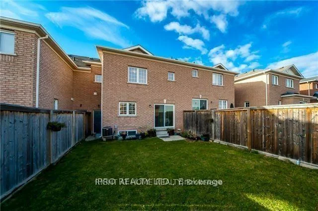 2459, Postmaster, 1019 - WM Westmount, Oakville