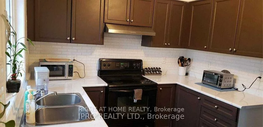 2459, Postmaster, 1019 - WM Westmount, Oakville