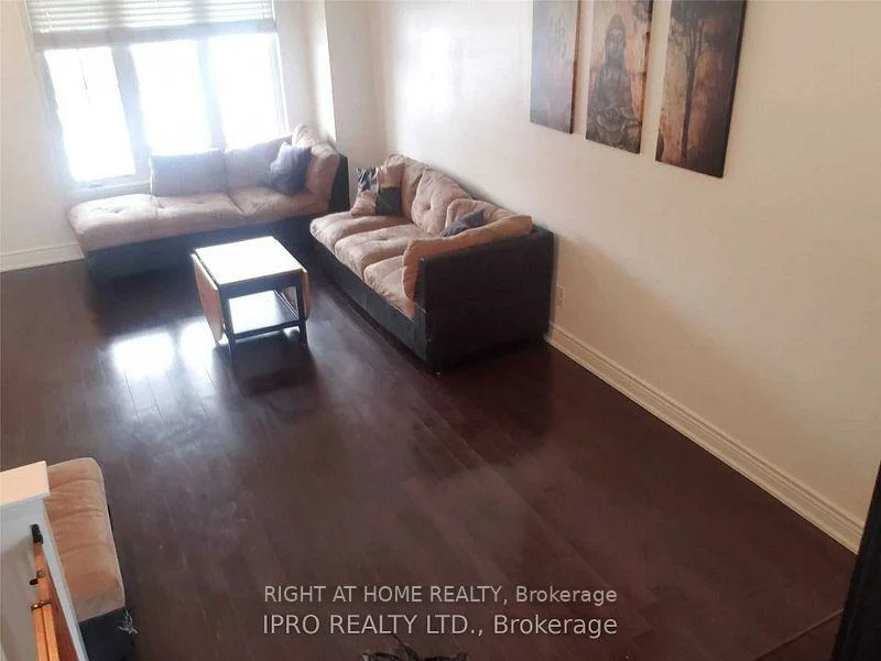 2459, Postmaster, 1019 - WM Westmount, Oakville