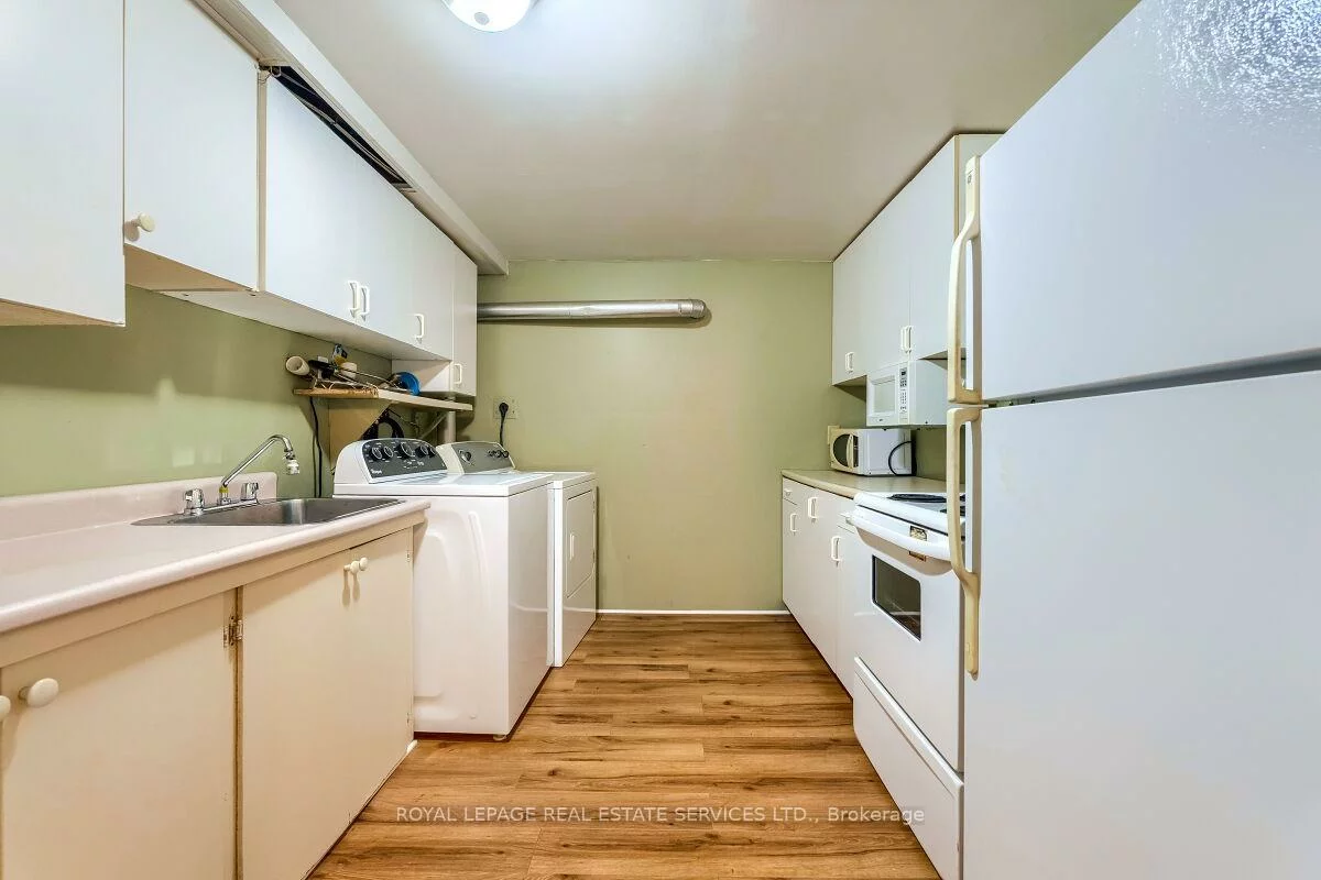 553, Taplow, 1020 - WO West, Oakville
