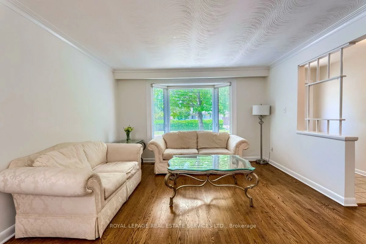 553, Taplow, 1020 - WO West, Oakville
