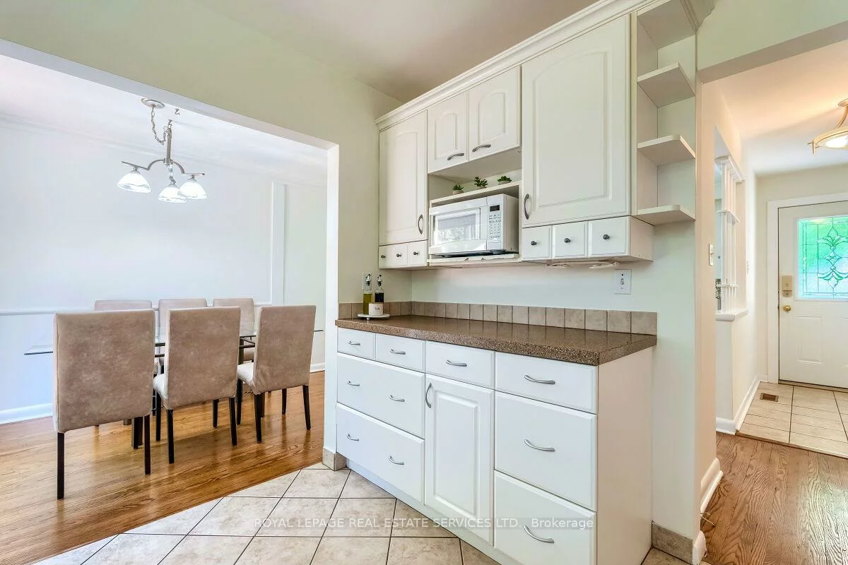 553, Taplow, 1020 - WO West, Oakville