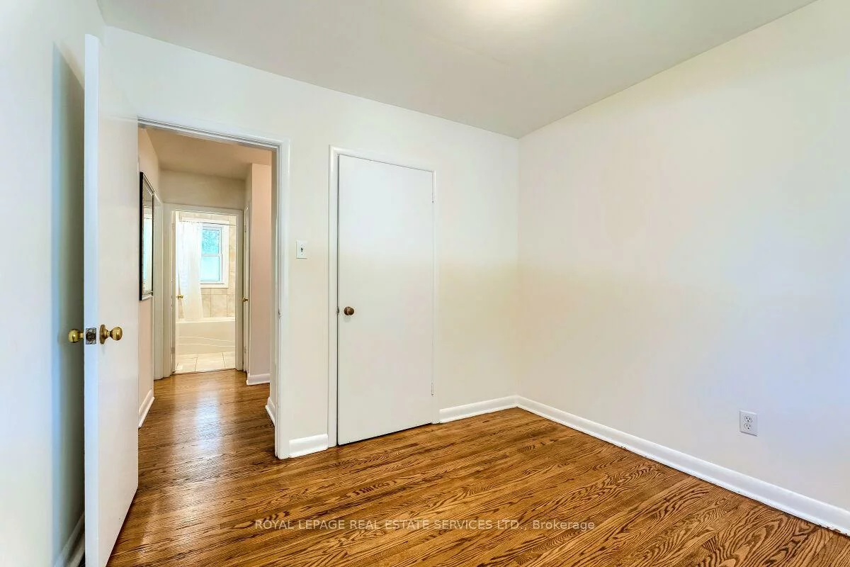 553, Taplow, 1020 - WO West, Oakville