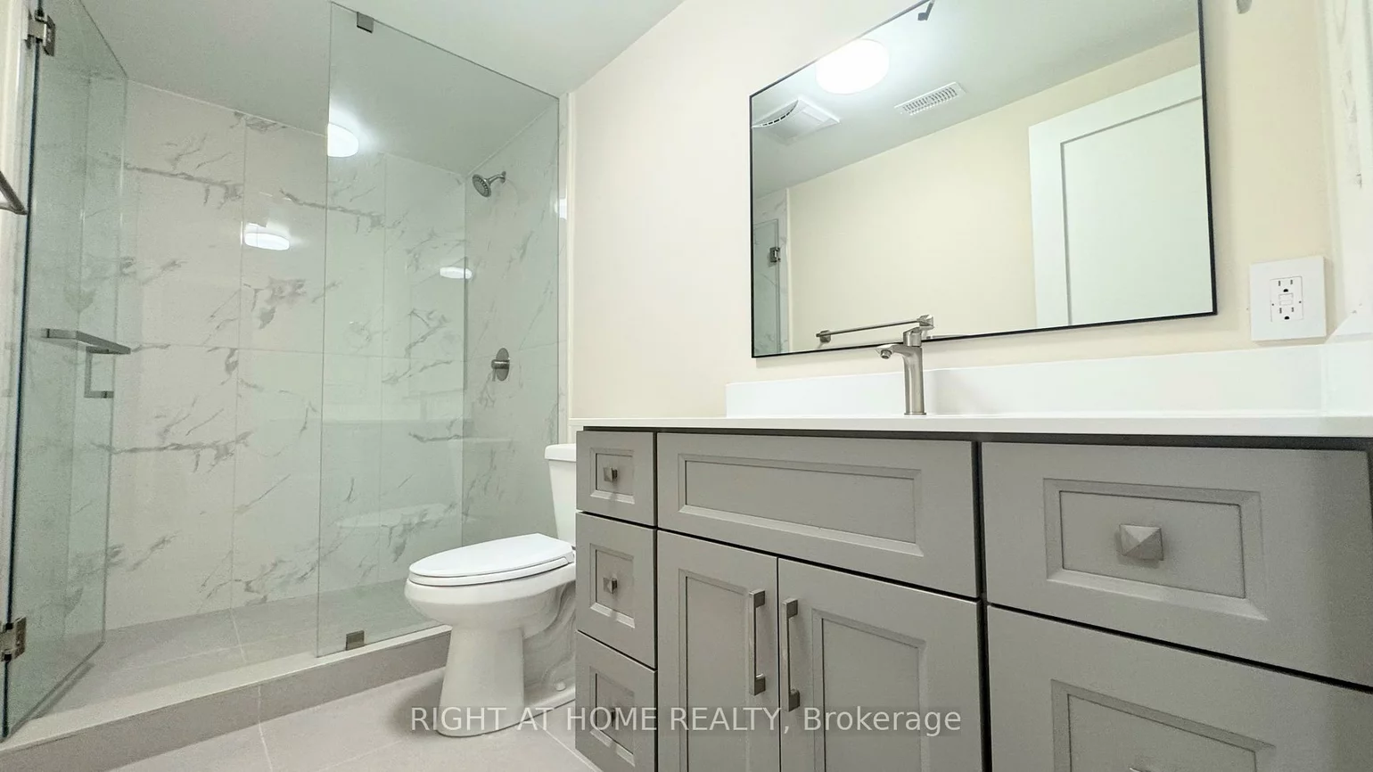16, Ridge, 1003 - CP College Park, Oakville