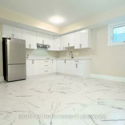 16, Ridge, 1003 - CP College Park, Oakville