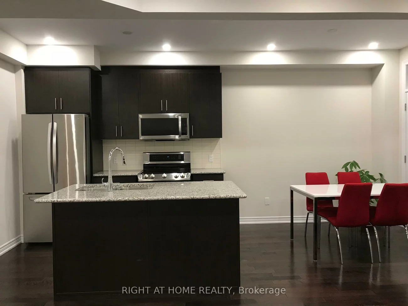 2390, Natasha, 1000 - BC Bronte Creek, Oakville