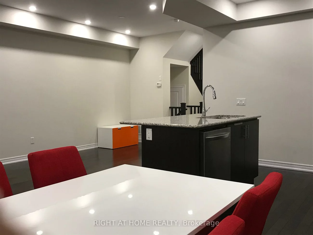 2390, Natasha, 1000 - BC Bronte Creek, Oakville