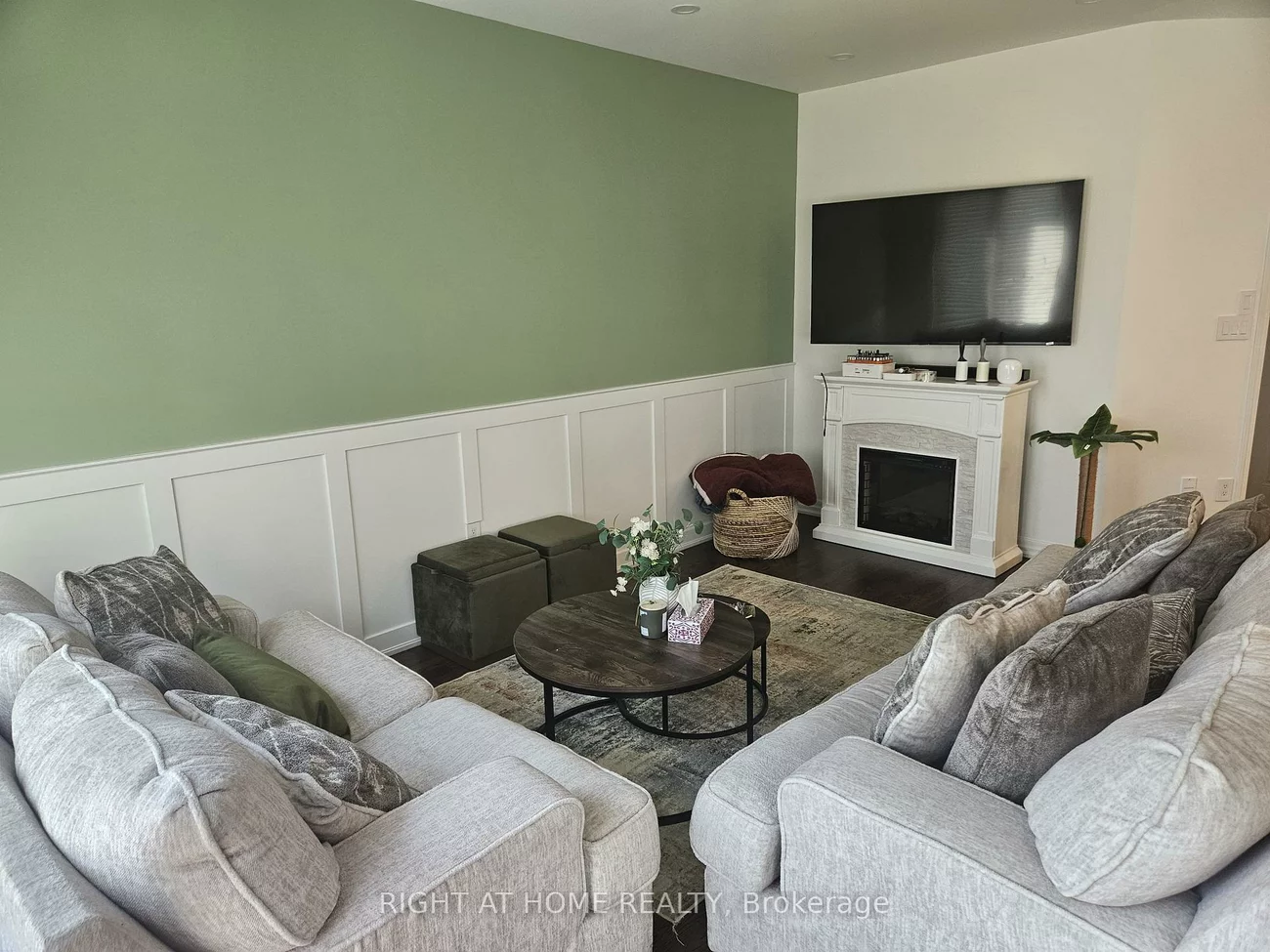3451, Vernon Powell, 1008 - GO Glenorchy, Oakville