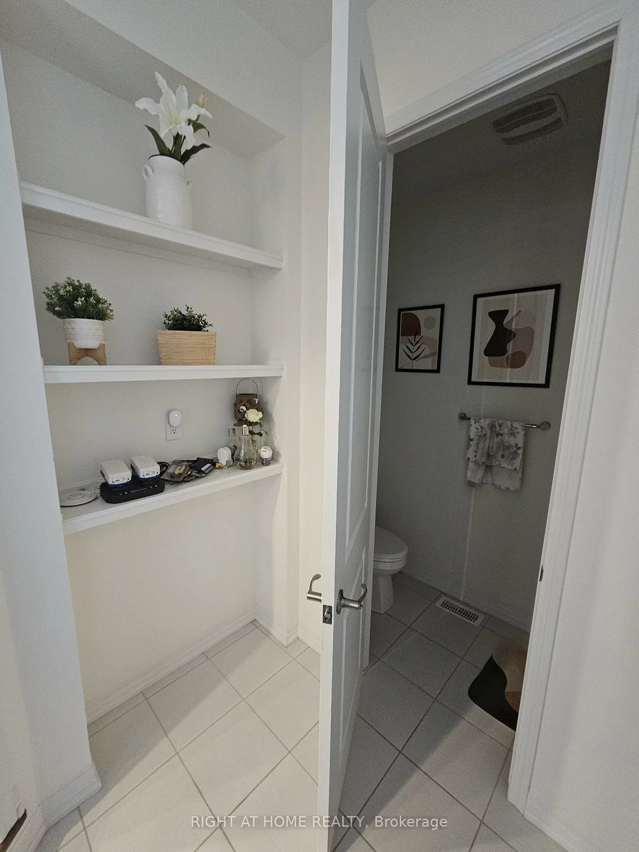 3451, Vernon Powell, 1008 - GO Glenorchy, Oakville