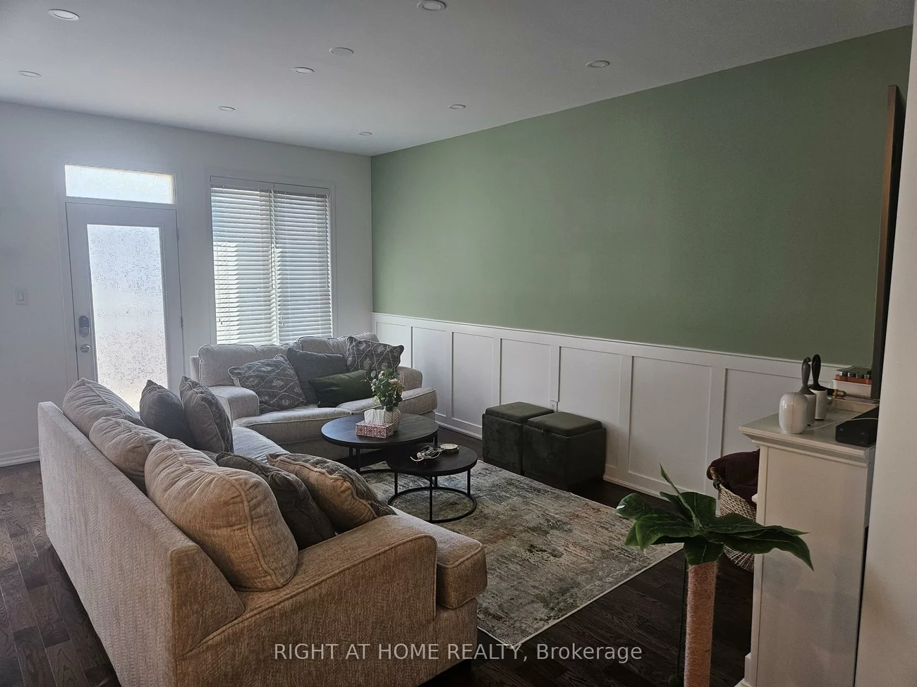 3451, Vernon Powell, 1008 - GO Glenorchy, Oakville