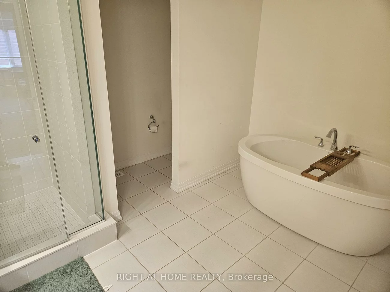 3451, Vernon Powell, 1008 - GO Glenorchy, Oakville