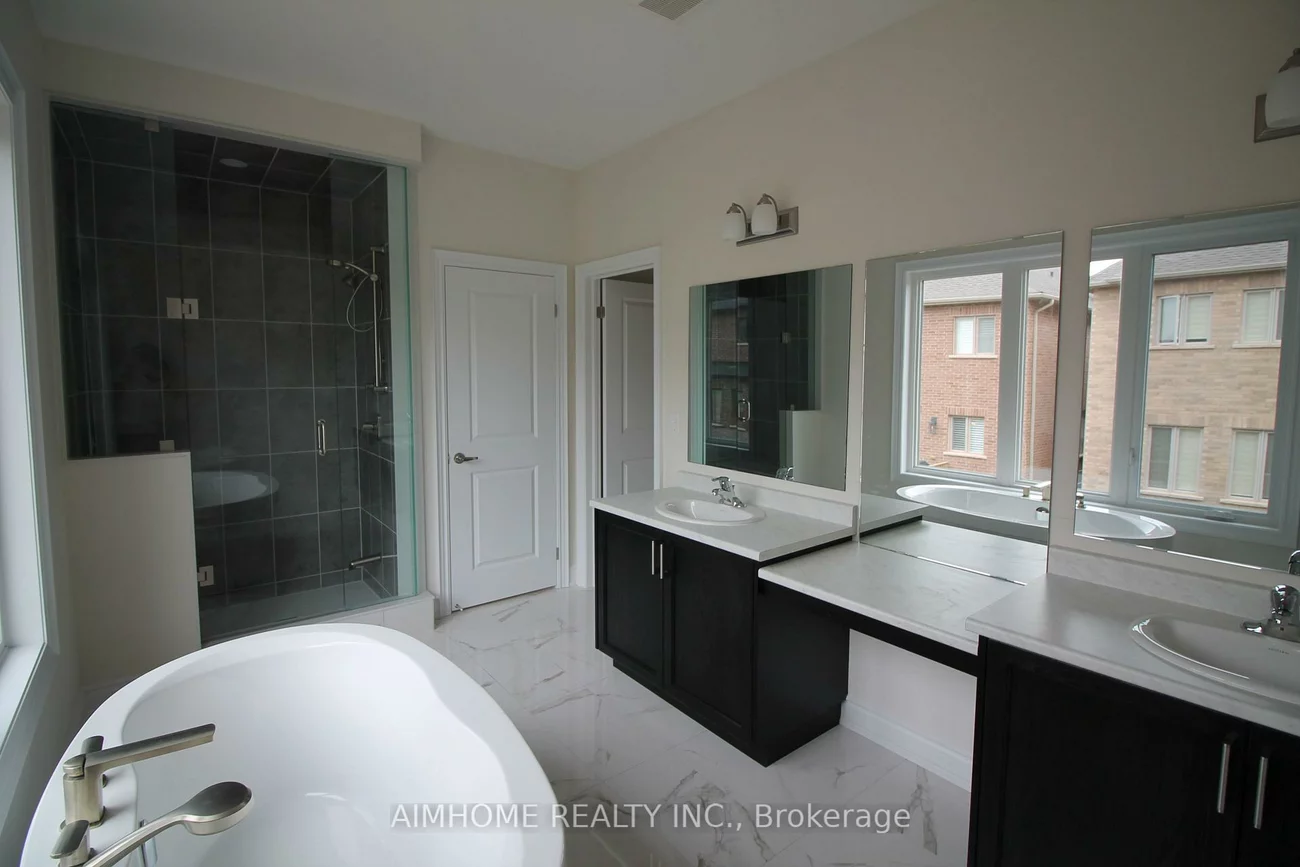 3453, Mosley, 1008 - GO Glenorchy, Oakville