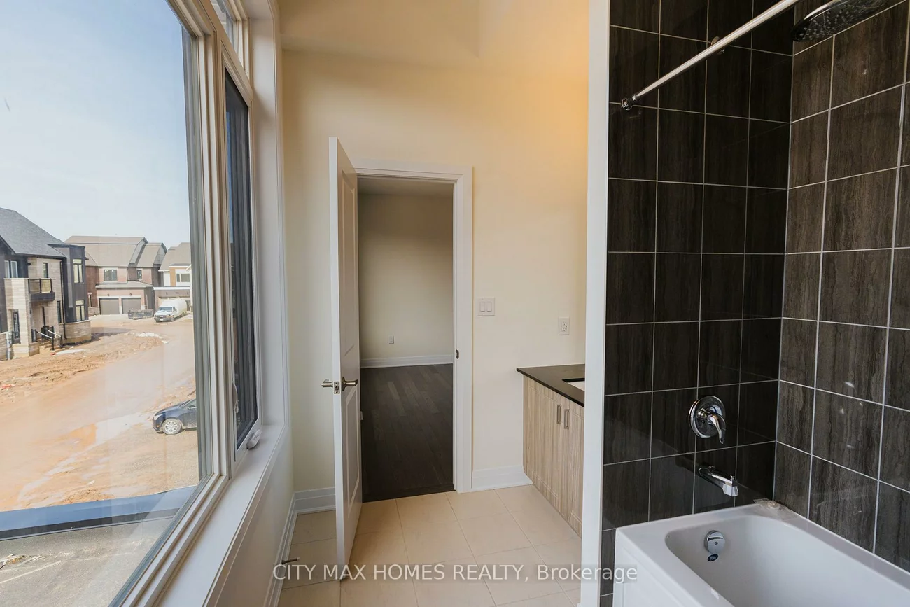 3240, Mariner Passage, 1008 - GO Glenorchy, Oakville
