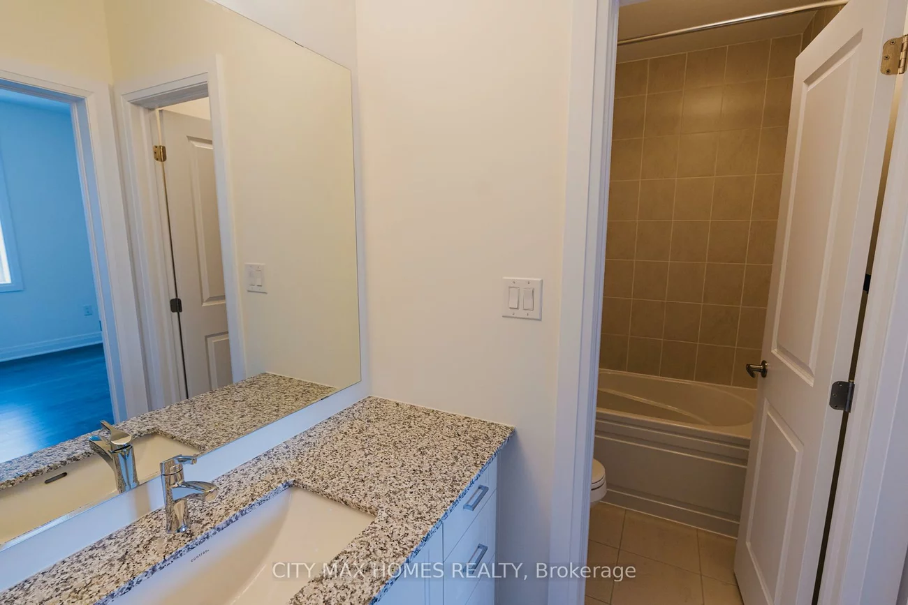3240, Mariner Passage, 1008 - GO Glenorchy, Oakville