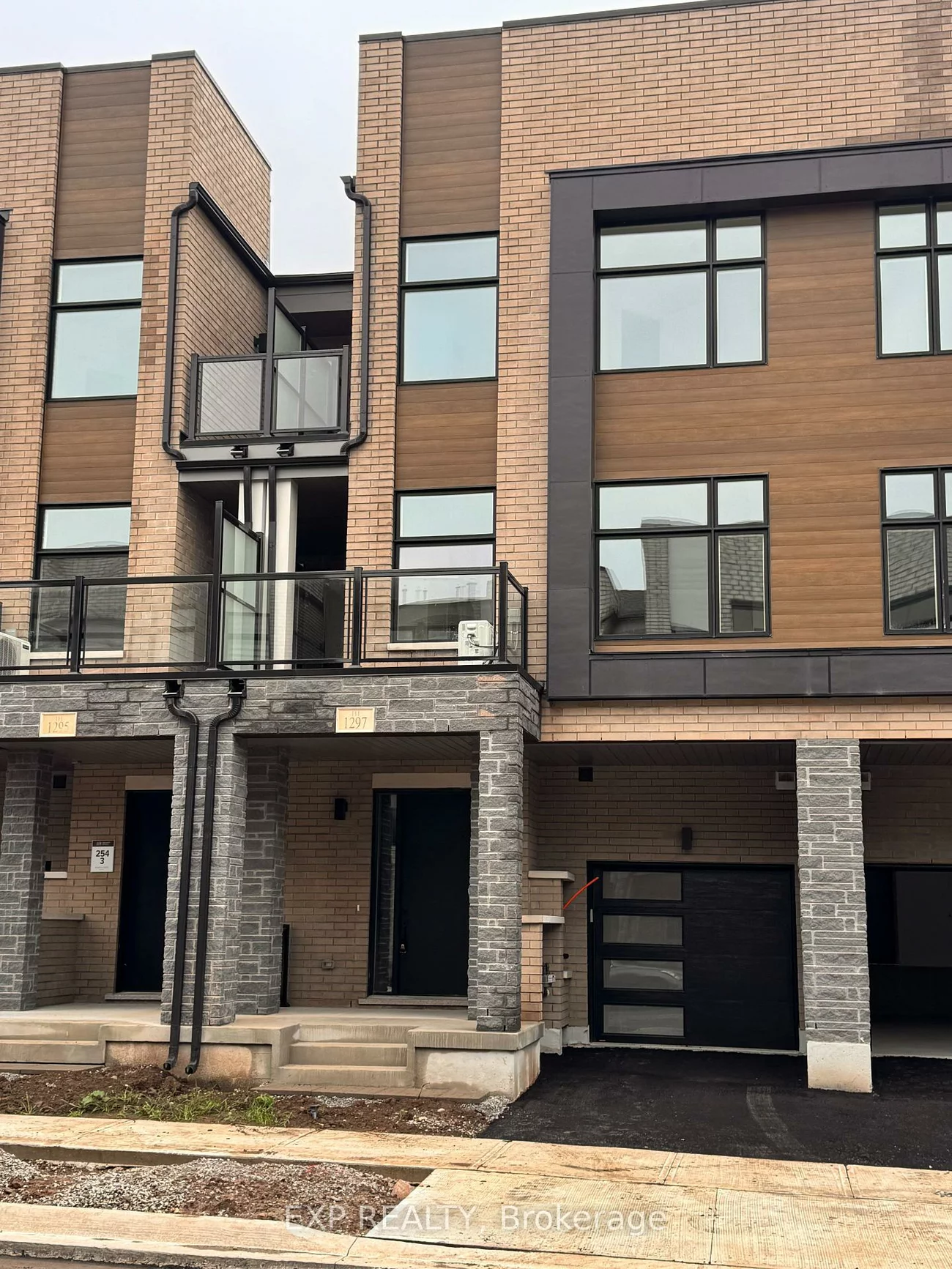 1297, Dempster, 1010 - JM Joshua Meadows, Oakville