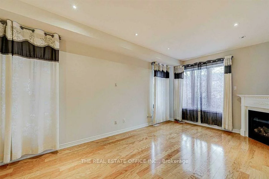 3286, Robert Brown, 1008 - GO Glenorchy, Oakville