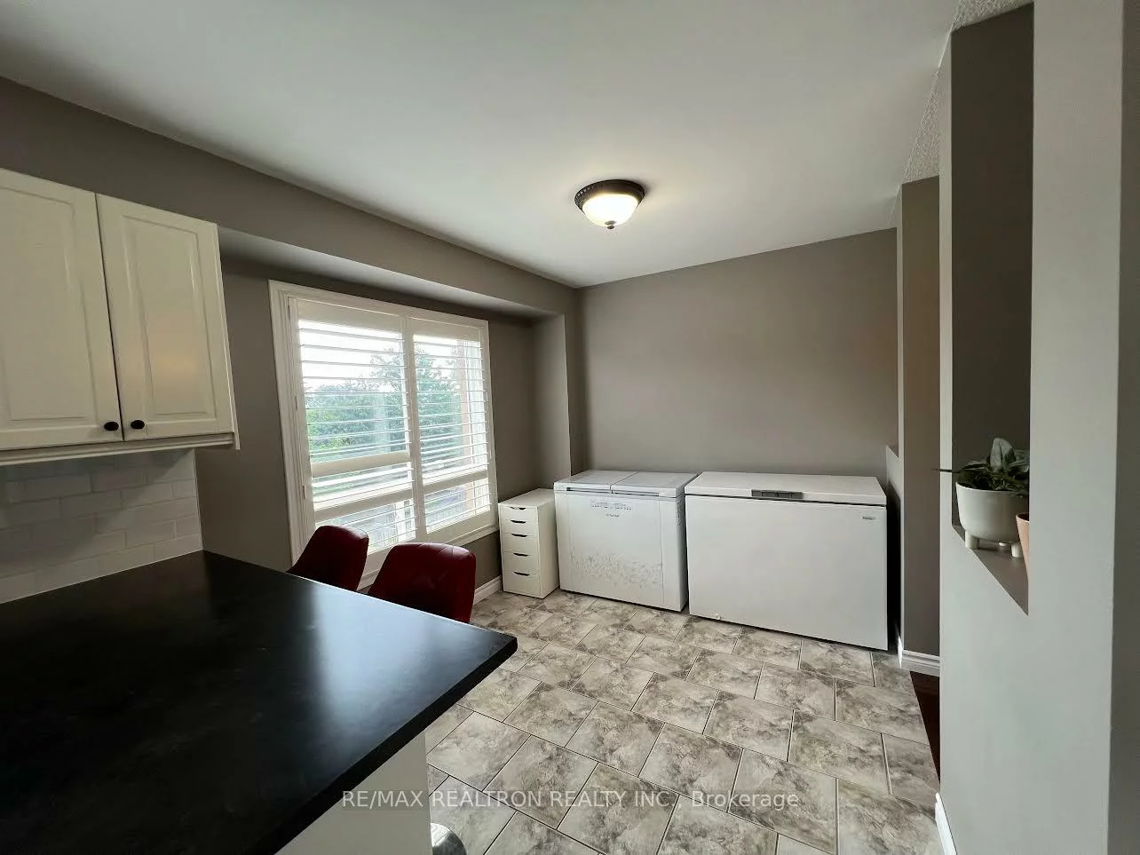 2543, Gill, 1015 - RO River Oaks, Oakville