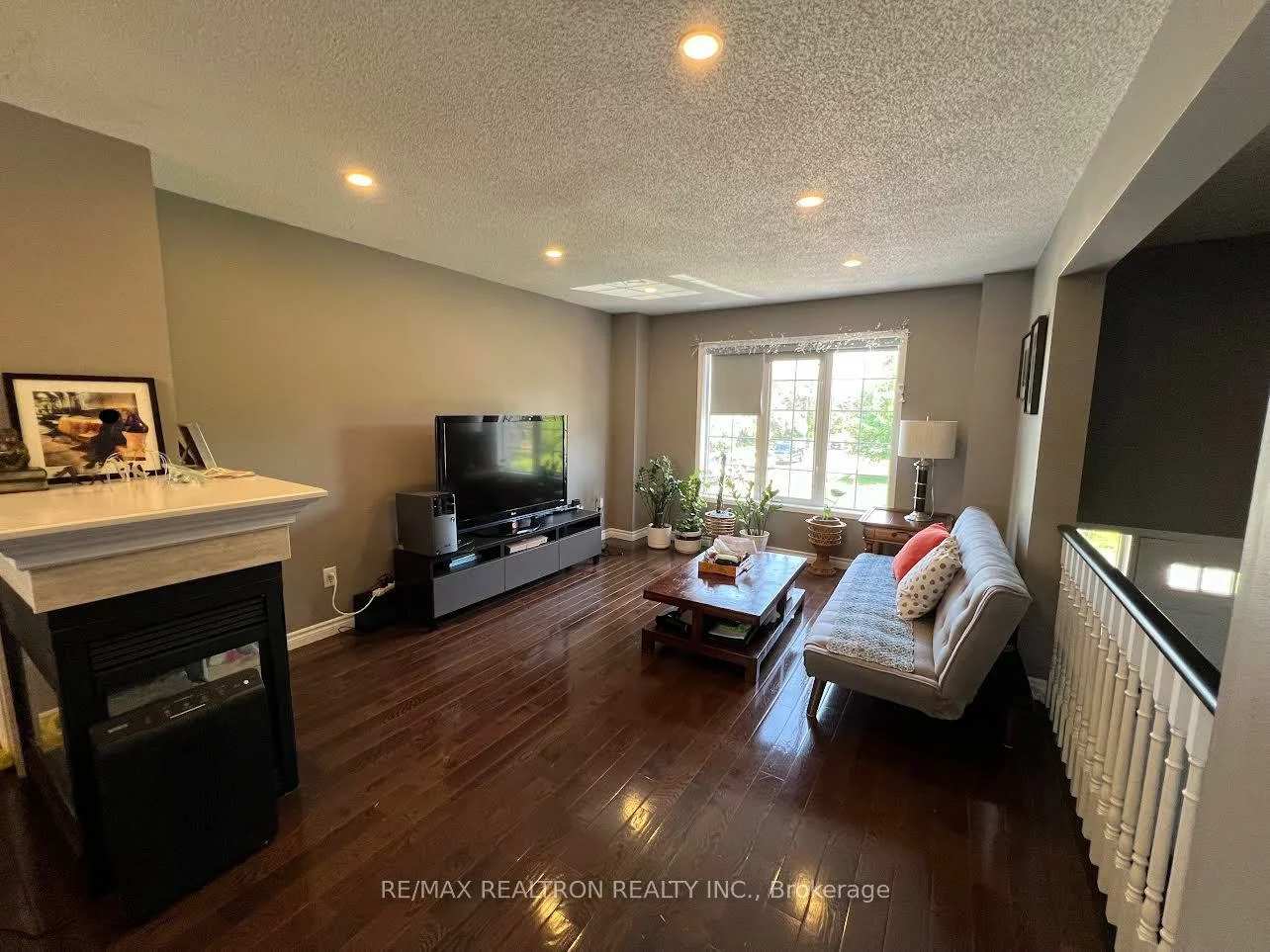 2543, Gill, 1015 - RO River Oaks, Oakville