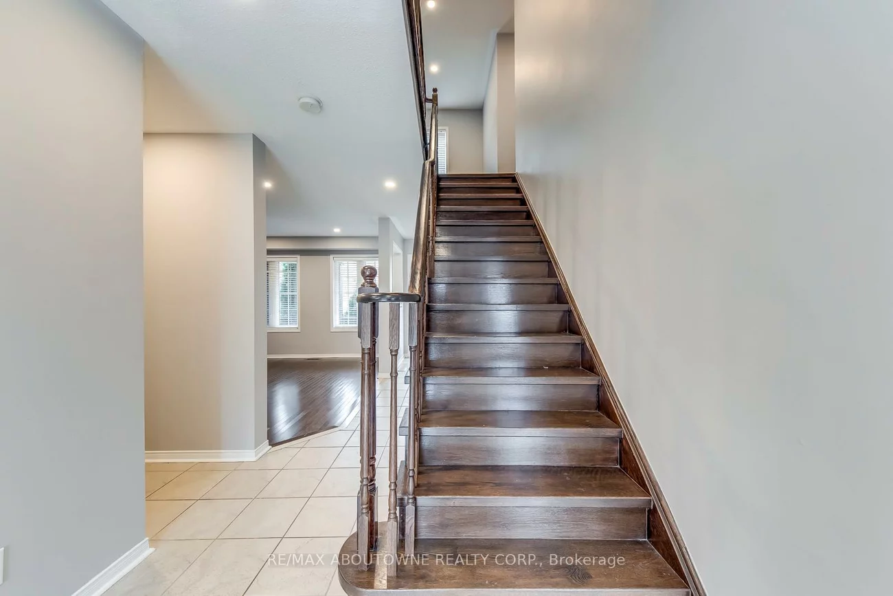 2247, Briargrove, 1019 - WM Westmount, Oakville