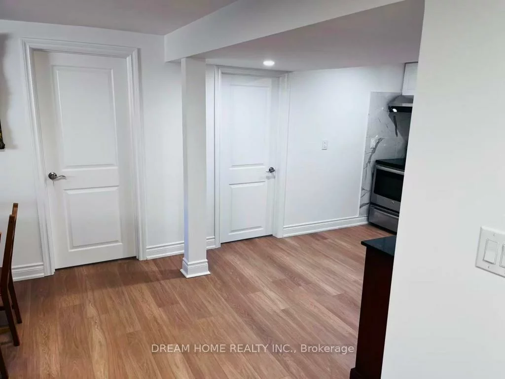 367, Yale, 1020 - WO West, Oakville