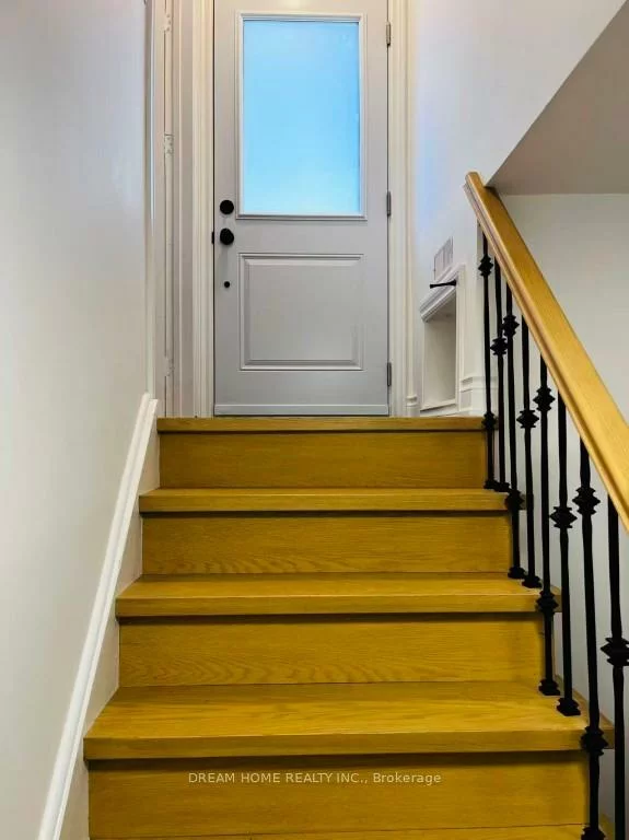367, Yale, 1020 - WO West, Oakville