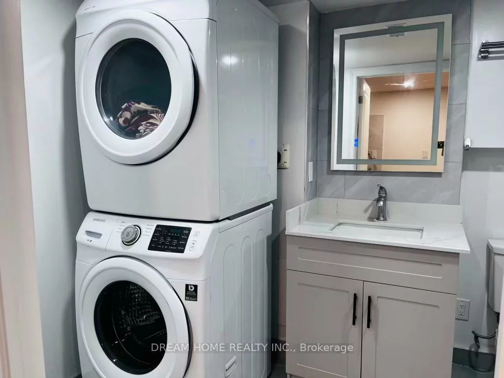 367, Yale, 1020 - WO West, Oakville